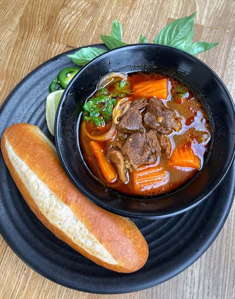 Bò Kho Bánh Mì / Caliente Beef Stew & Baguette