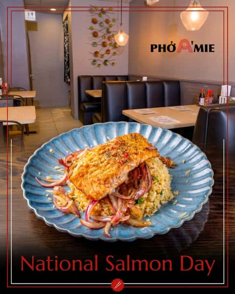 National Salmon Day deserves a proper plate. 🍚

Our Salmon Filet Fried Rice brings flaky salmon together with savory fried rice for a meal that's ready to steal the spotlight. ✨🥢

Order yours now:
www.phoamie.com