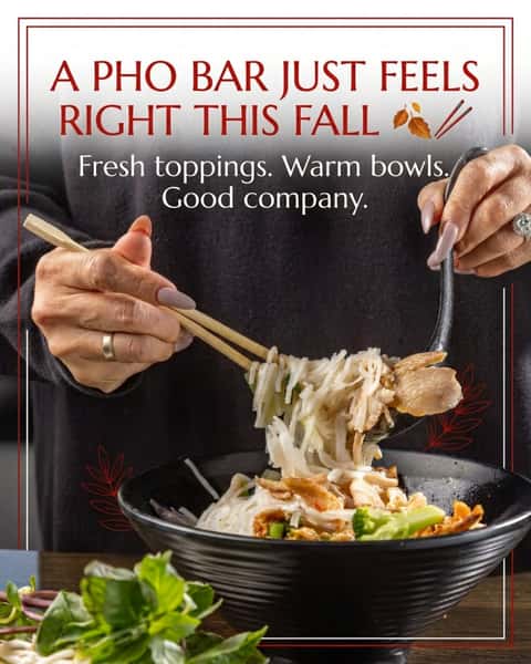 Pho Bar hits different when the weather starts cooling down. 🍂🍜
Build your bowl, pick your proteins, pile on the fresh herbs and toppings, then make it exactly how you like it. 🥢🌿
Fall gatherings just found their bowl. ❤️