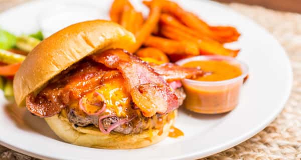 Gallery - Lucky's Burger and Brew - American Restaurant in GA