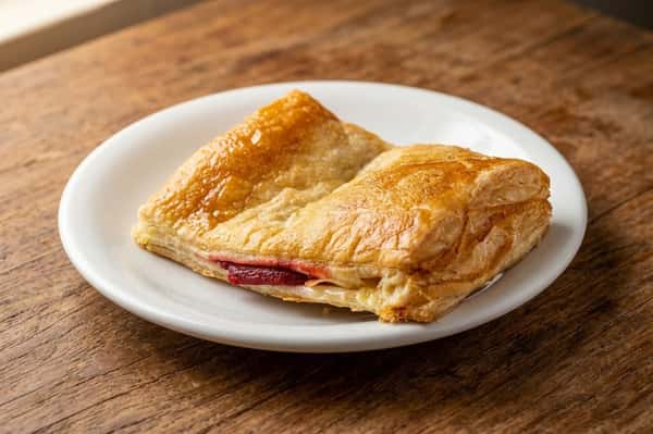 Pastel de Guayaba y Queso / Guava and Cheese Pastry