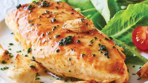 Tray Pechuga De Pollo Con Mojo Criollo (Grilled Chicken Breast with Cuban Mojo)