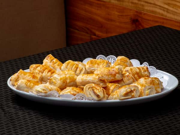 Mini Pastelitos Cubanos de Queso | Cheese Cuban Pastries