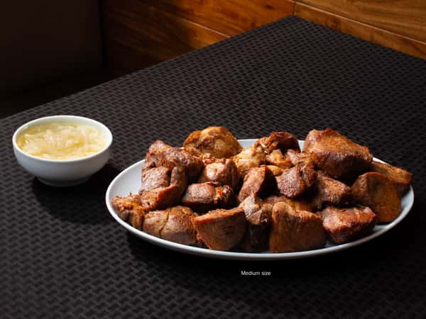 Masas de Puerco Fritas / Fried Pork Chunks.
