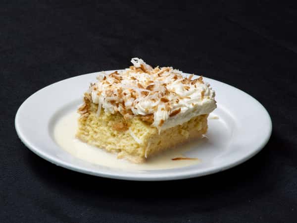 Coconut Cake /Coquito Cake 12 units