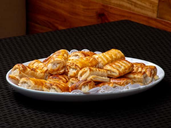 Mini Pasteles Cubanos de Coco / Coconut Pastries Platter