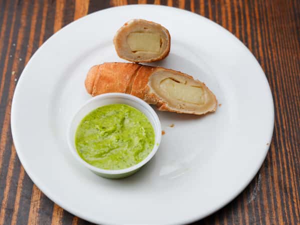 Tequeños Venezolanos Con Salsa Verde (35 units)