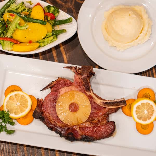 Chuleta Ahumada Tropical / Smoked pork Chop