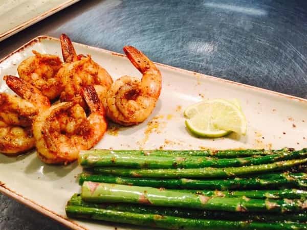 Shrimp with asparagus and lemon