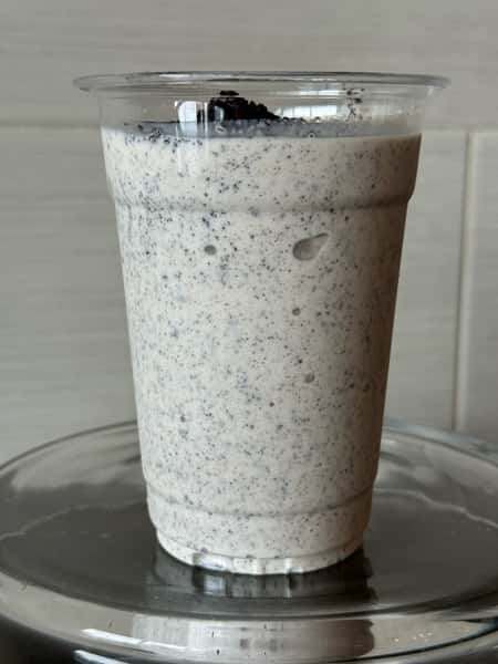 Vegan Oreo Cookies n' Creme Shake