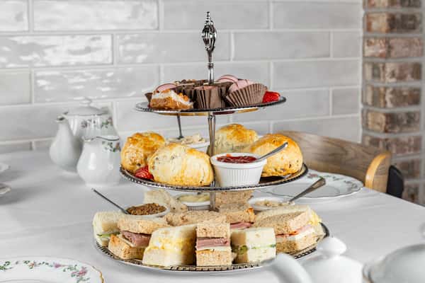High Tea Adult