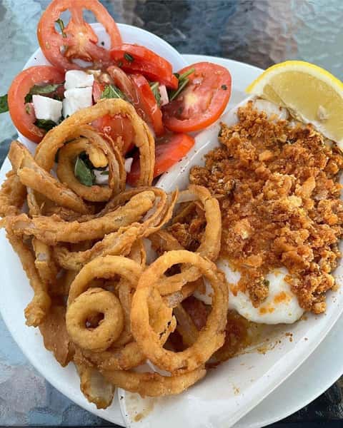 food with onion rings