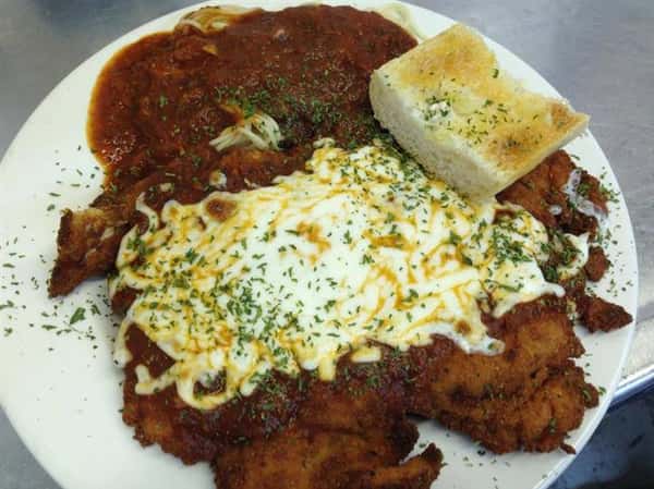 chicken parmgiana with bread