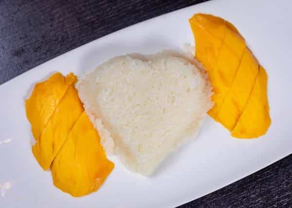 L10. Fresh Mango & Sweet Sticky Rice Boxed Lunch-GF