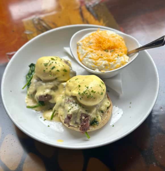 BEEF TENDERLOIN BENEDICT