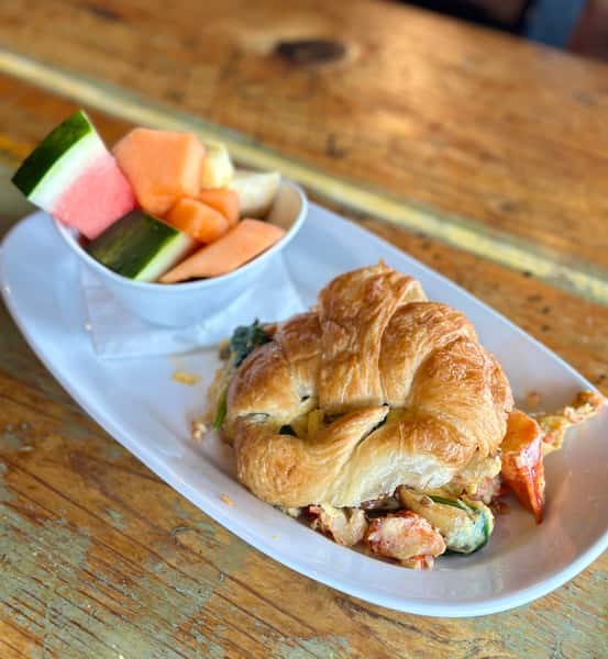 LOBSTER SCRAMBLE SANDWICH