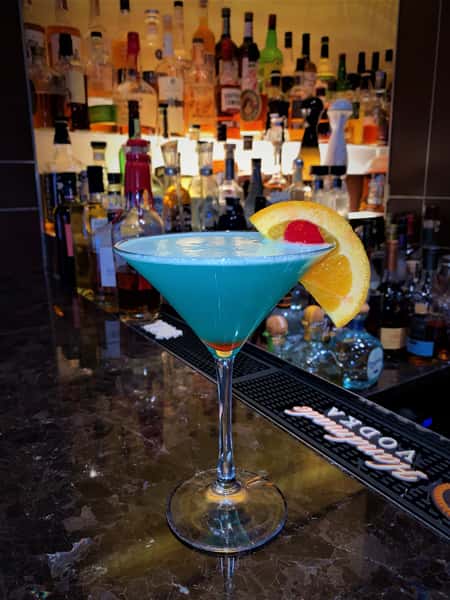 Tropical Martini - bar and lounge area
