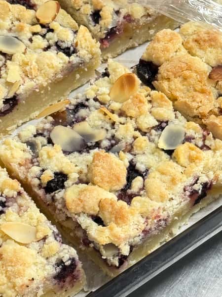 Blueberry-lemon bar