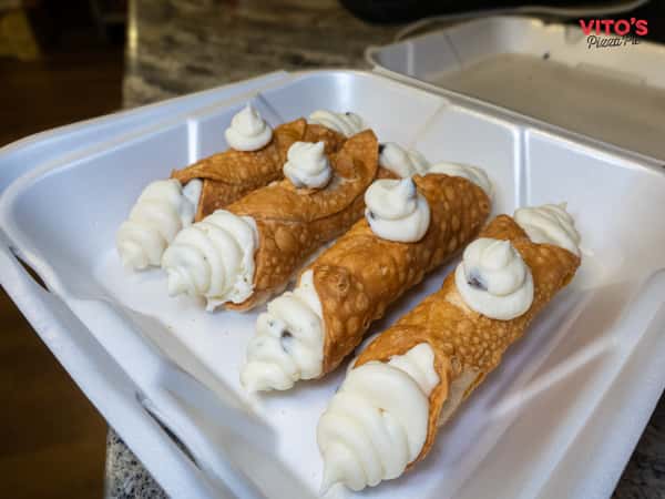 cannolis