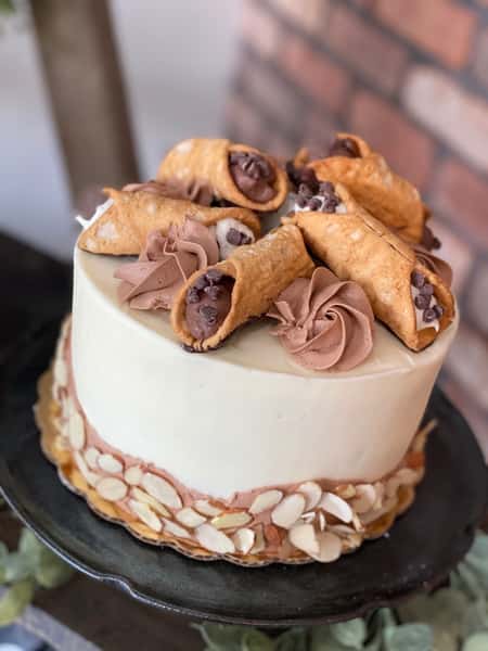 cannoli cake 
