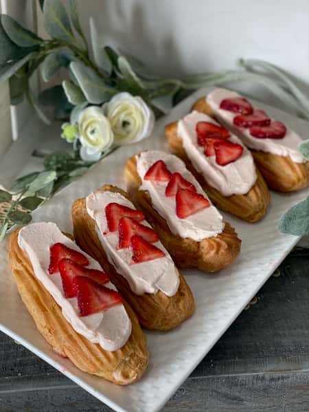 strawberry eclair