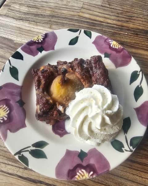 We have a NEW DESSERT for a limited time this Autumn - a Spiced Pear & Sticky Toffee Pudding. This is made with our home-grown pears, and is naturally dairy free. So if you're looking for a vegan dessert option, pair it with our Dann's Dairy-Free Vanilla Ice Cream! Otherwise, we serve with squirty cream as standard, or you can upgrade to clotted cream or Dann's Vanilla Ice Cream.

The spices give it a delicious autumnal feel, the sticky dates give it a luxurious and naughty twist - let us know what you think!