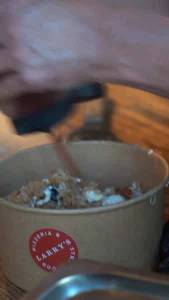 Rice bowls. Classic for a reason.
#larryspizza #norfolk #restaurant #hospitality #ricebowl no