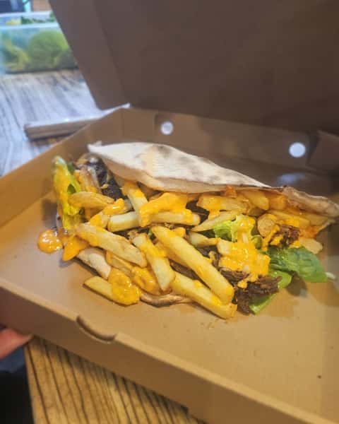 Last few days to get your order in for our Pizza Sandwiches, on special til the end of October!

Chilli Beef sandwich has lettuce, our house shredded Chilli Beef, chips, cheese and our BTBM sauce
Lasagne sandwich has cheese, our beef lasagne and is topped with gooey nacho cheese sauce and crispy onions