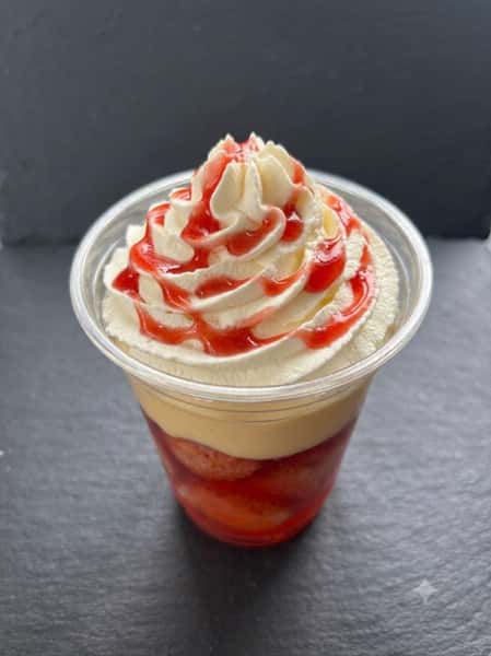 Pimm's & Strawberry Trifle