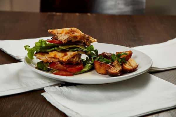 CHICKEN SANDWICH, DINNER