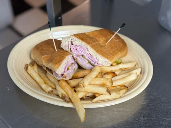 sandwich & fries