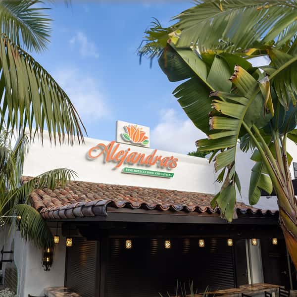 Alejandra's sign by patio