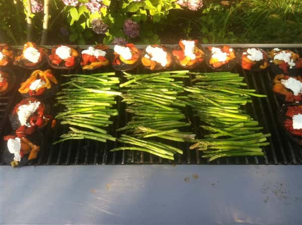asparagus on a grill