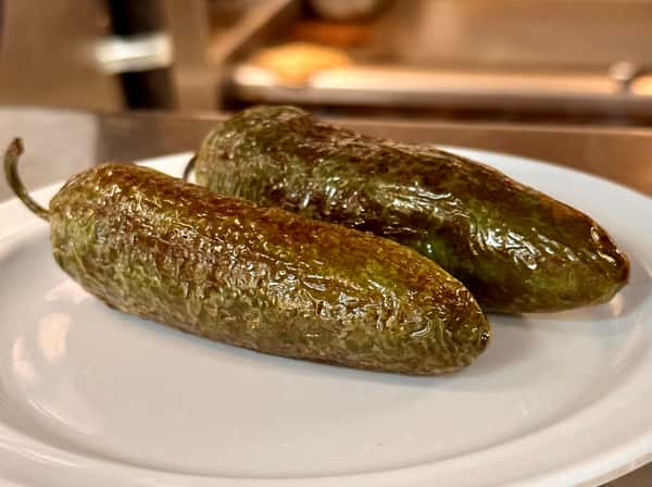 1 Chile toreado/Grilled jalapeño