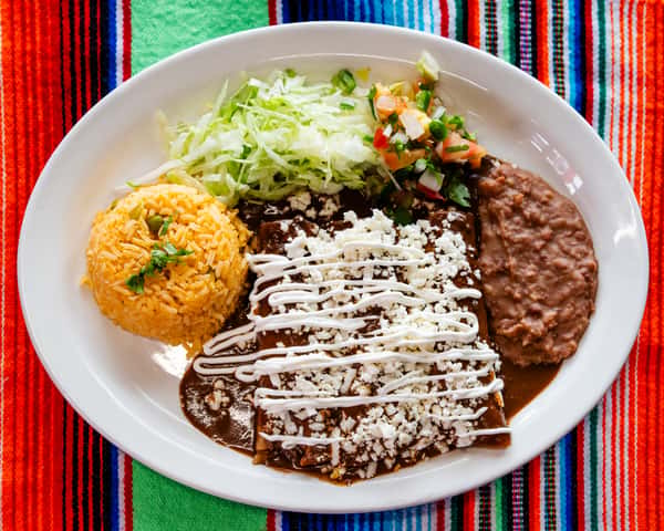 Enchiladas con Mole
