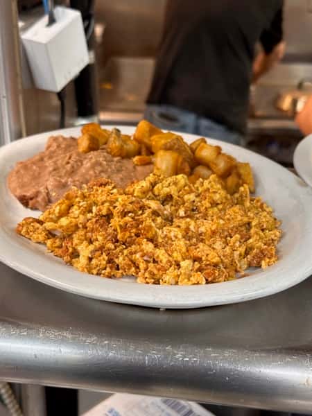 Huevos con Chorizo