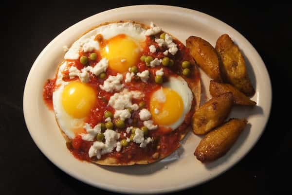 Huevos Motulenos
