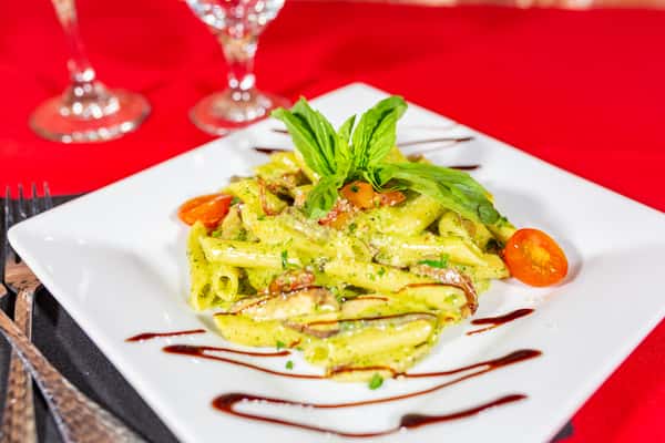 Pasta al Pesto con Funghi