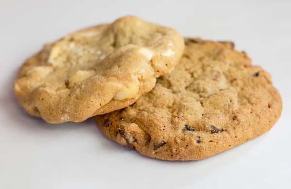 CHOCOLATE CHIP COOKIE