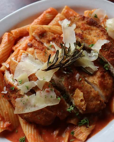 A pasta favorite worth the spotlight! 🍝 Our Rigatoni Alla Vodka is creamy, flavorful, and even better with your choice of Chicken Parm or Grilled Shrimp.
#RigatoniAllaVodka #PastaLovers #SpaghettiWestern