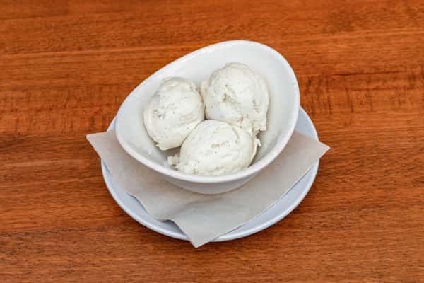Rotating Gelato Vanilla Tahiti
