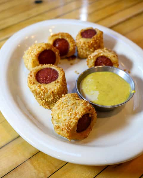 Hoyt Dogs in Blankets