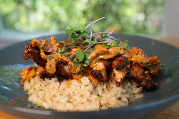 Ready to take your taste buds on a flavor rollercoaster? Dive into our Risotto! Prepared with succulent Airline Chicken and blanketed with creamy Tuscan sauce, it's a dish that's sure to make your gastronomic dreams come true! 😋🍴 Get ready for a delicious adventure at Market Street Grill & Oyster Bar. #RisottoRevolution #TasteAdventure