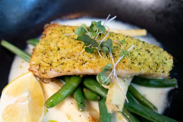 Ready for a culinary adventure? 🍽️🌊 Come and discover the depths of flavor in our Black Kingfish at The Oyster Bar. With its Herb Crust, Roasted Parsnip, Haricot Vert, and Buerre Blanc, every bite is a delicious journey. Can't wait to see you diving into this sea of taste! #OysterBarMagic #KingFishFeast