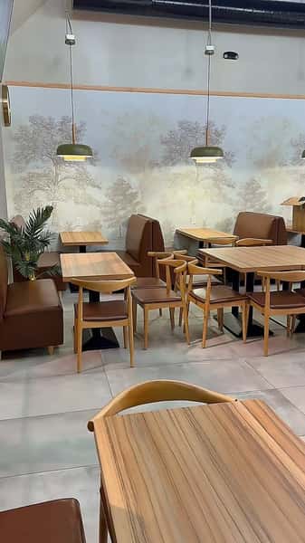 Dine in tables