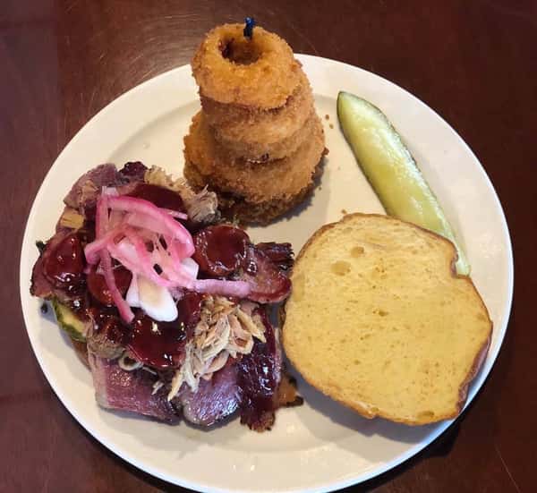 pulled pork sandwich