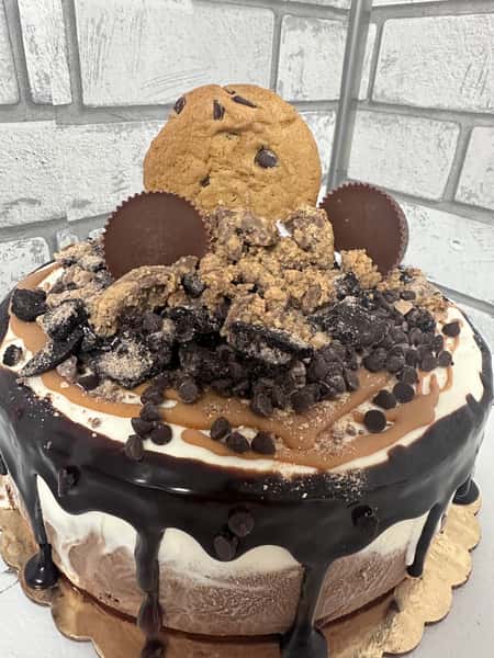 Chocolate Cookie Candy Cake