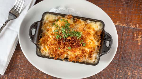 Baked Skillet of Mac & Cheese