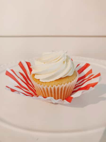 Vanilla Cupcake w/Vanilla Frosting - Pack of 4