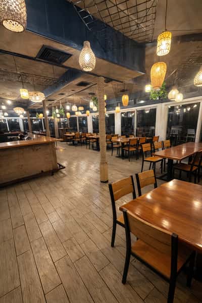 Bar right corner